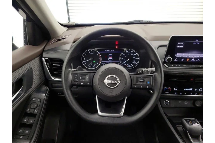 $18998 : Nissan Rogue 2023 SV 4dr Cro image 10