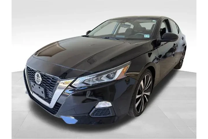 $24481 : Nissan Altima 2022 2.0 SR 4d image 3