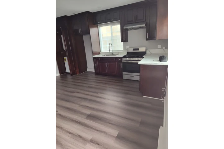 $1595 : HUNTINGTON PARK RENTO CASA image 5