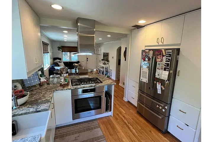 $4200 : SINGLE FAMILY HOUSE image 4