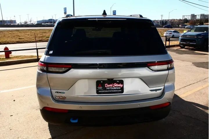 $38160 : Jeep Grand Cherokee 2024 4x4 image 9