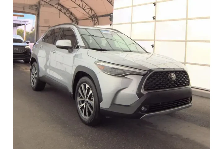 $22490 : Toyota Corolla Cross 2023 XL image 4