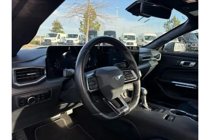 $25979 : Ford Mustang 2024 EcoBoost P image 10