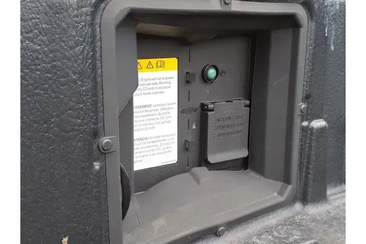 $39685 : Ford F-150 2023 4x4 XLT 4dr image 6