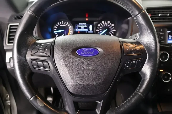 $12997 : Ford Explorer 2017 AWD XLT 4 image 3