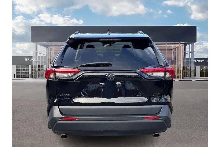 $22995 : Toyota RAV4 2022 AWD XLE 4dr image 5
