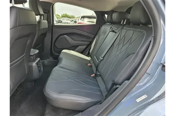 $32990 : Ford Mustang Mach-E 2024 Sel image 6