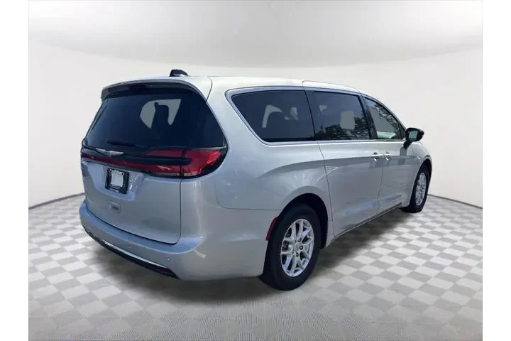 $24892 : Chrysler Pacifica 2024 Touri image 5