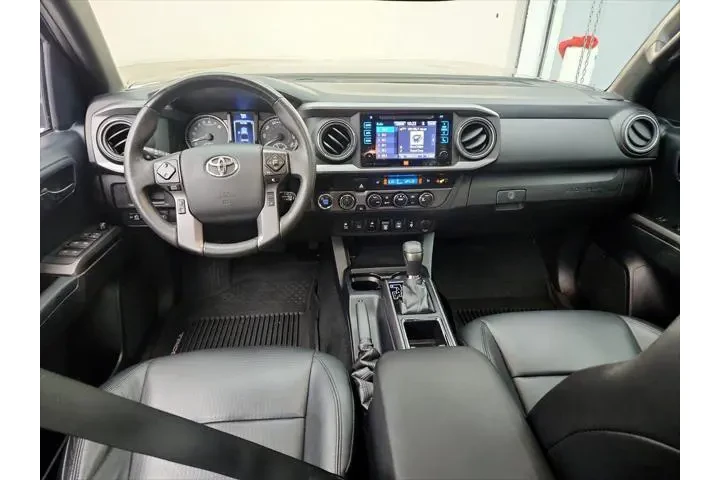 $31998 : Toyota Tacoma 2019 4x4 TRD P image 9