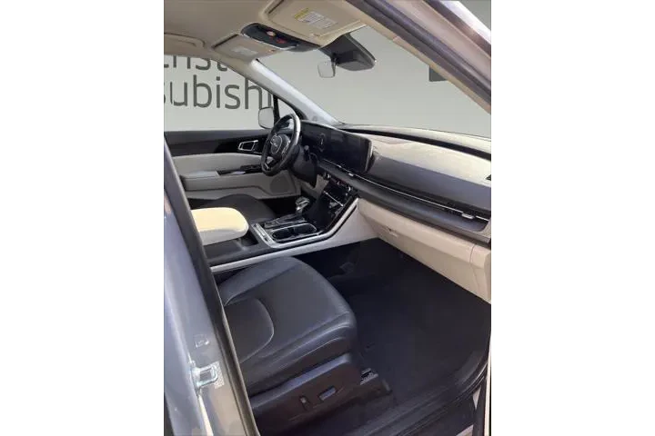 $30790 : Kia Carnival 2023 SX 4dr Min image 8