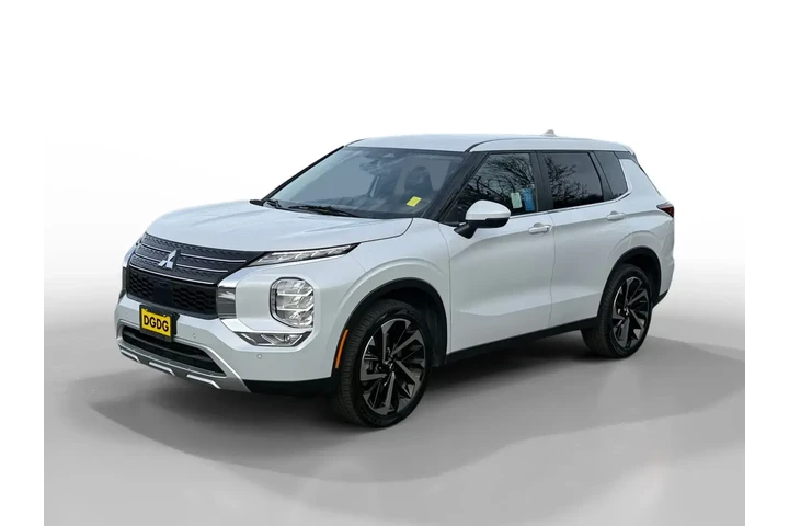 $24771 : Mitsubishi Outlander 2024 SE image 1