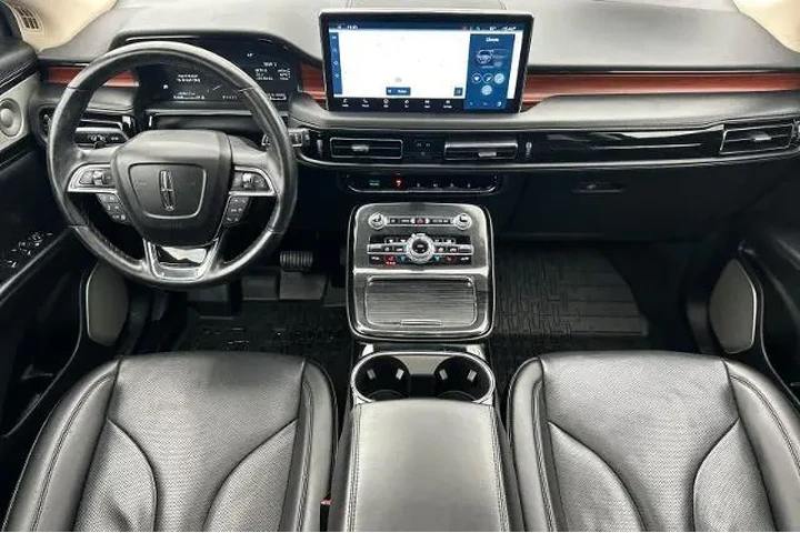 $39995 : Lincoln Nautilus 2023 AWD Re image 3