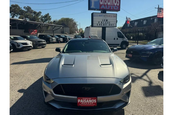 2022 Mustang GT Premium Coupe image 2