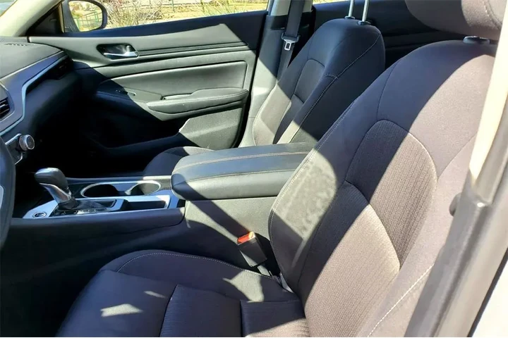 $23580 : Nissan Altima 2024 2.5 SV 4d image 10