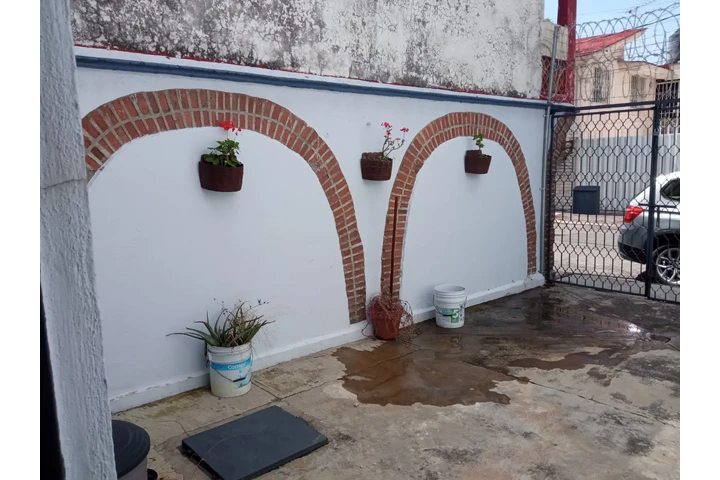 $2500 : Se rentan cuartos solo mujeres image 5