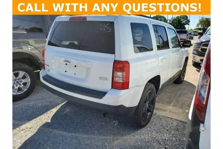 $10946 : Jeep Patriot 2015 4x4 Latitu image 4