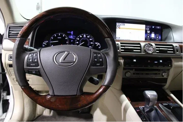 $26998 : Lexus LS 460 2015 4dr Sedan image 8