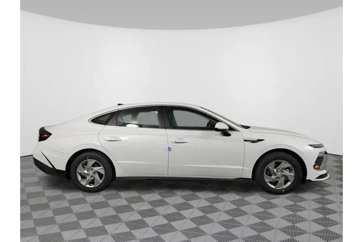 $28030 : Hyundai SONATA 2025 SE 4dr S image 2