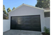 Black Flush garage door en Orange County