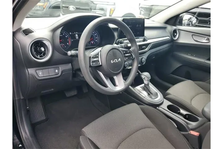 $15490 : Kia Forte 2023 LXS 4dr Sedan image 9