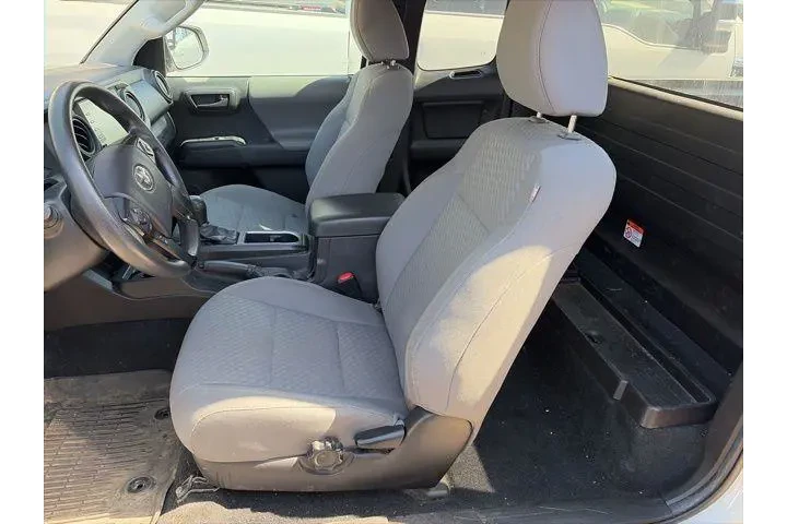 $27000 : Toyota Tacoma 2021 4x2 SR5 4 image 7