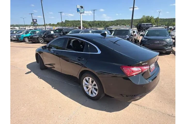 $13891 : Chevrolet Malibu 2021 LT 4dr image 6