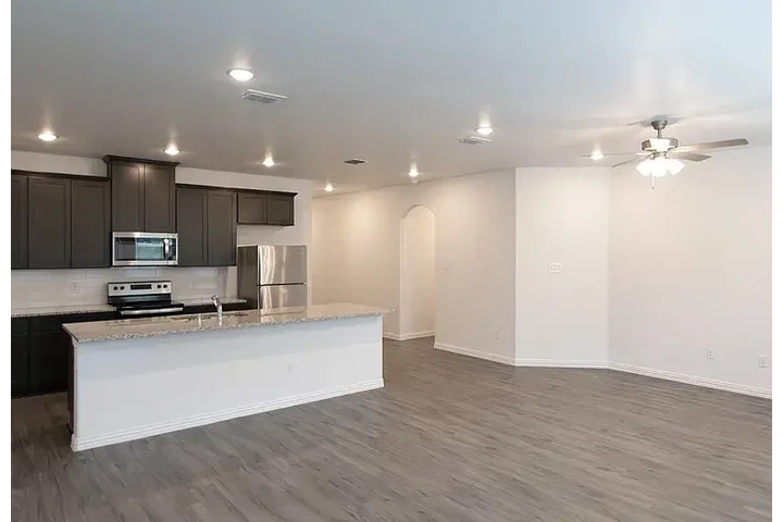 $1300 : HOUSE FOR RENT IN DALLAS TX image 5