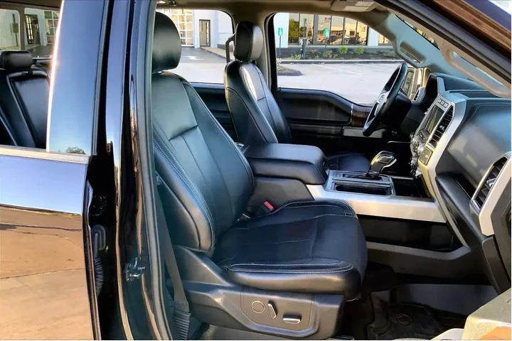 $29743 : Ford F-150 2018 4x4 Lariat 4 image 8