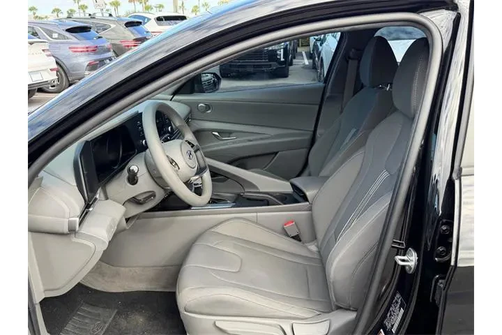$16995 : Hyundai ELANTRA 2023 SEL 4dr image 7