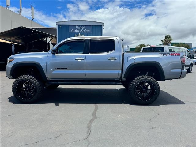 $49995 : 2020 Tacoma image 6