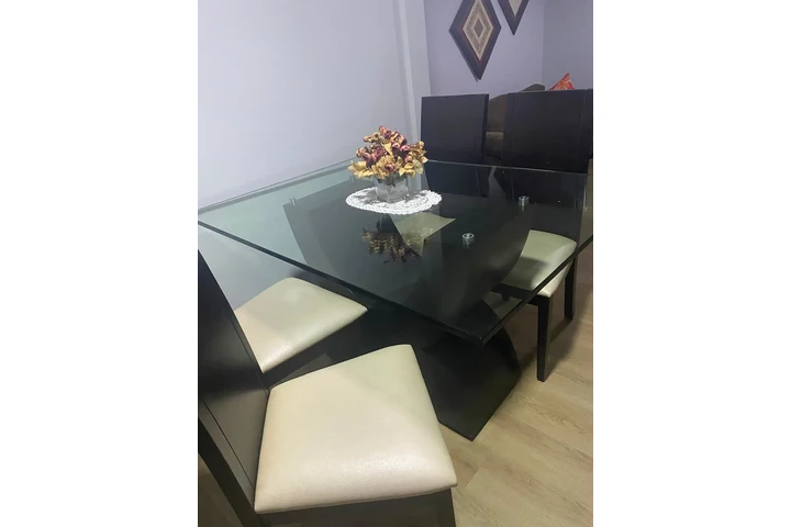 $1000000 : Comedor, Sofa y mesa de Centro image 3