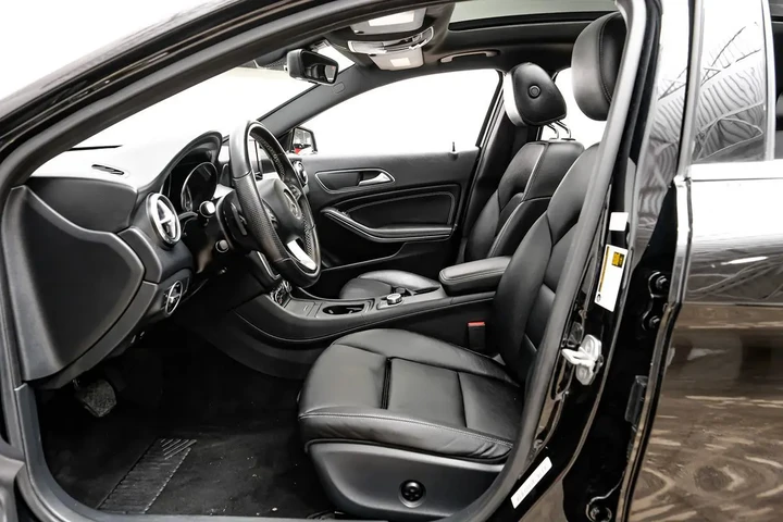 $15390 : 2016 GLA 250 SUV image 5