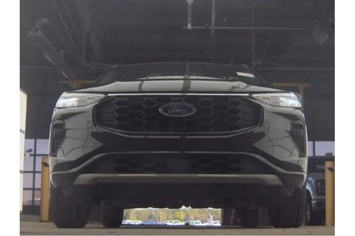 $23599 : Ford Escape 2024 AWD ST-Line image 2