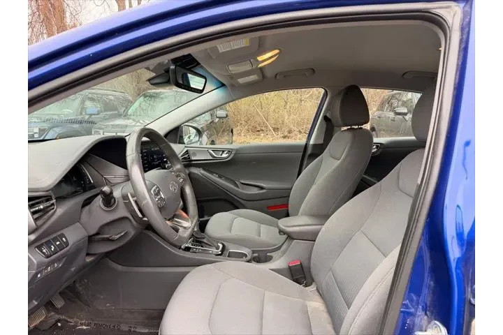 $17750 : Hyundai IONIQ Plug-in Hybrid image 10