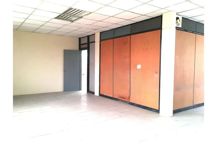 $18000 : ALQUILO TERRENO OFIC VIA DAULE image 7
