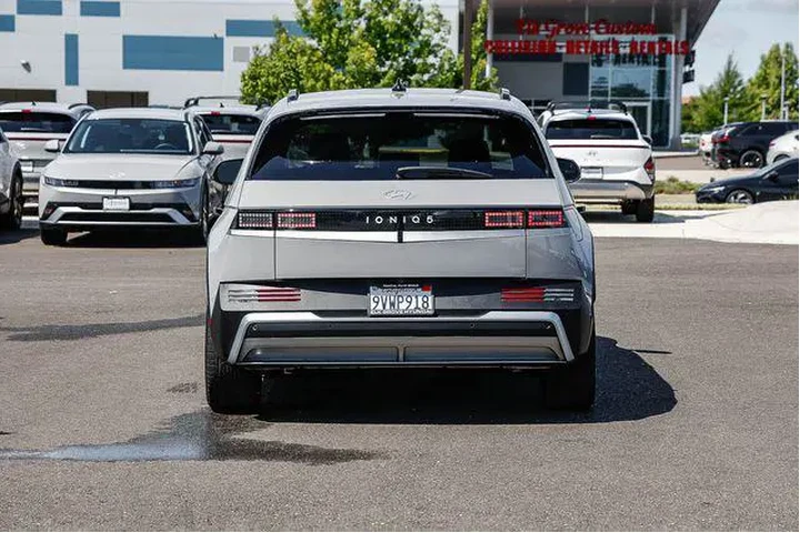 $33777 : Hyundai IONIQ 5 2025 SEL 4dr image 4