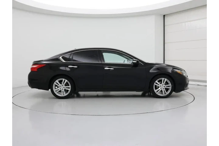 $12998 : Nissan Altima 2017 3.5 SL 4d image 7