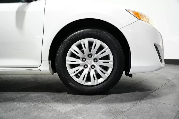 $15776 : 2013 Camry image 5