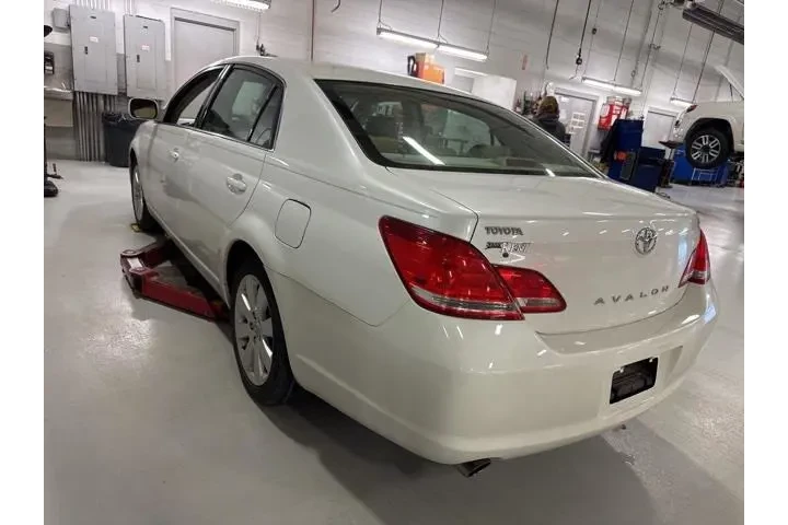$7977 : Toyota Avalon 2006 XLS 4dr S image 7