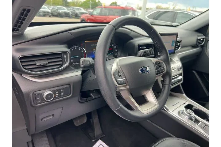 $27791 : Ford Explorer 2022 AWD XLT 4 image 7