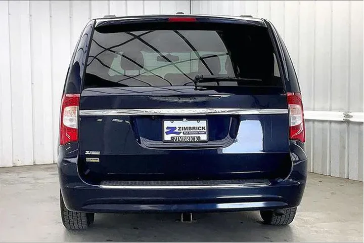 $4990 : Chrysler Town and Country 20 image 4
