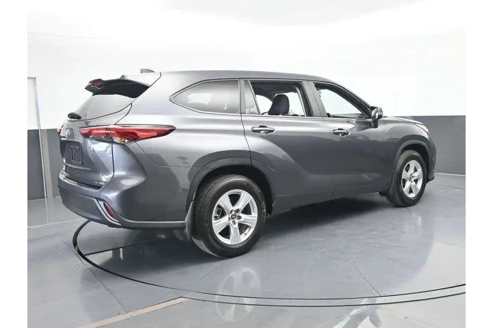 $29598 : Toyota Highlander 2023 AWD L image 6