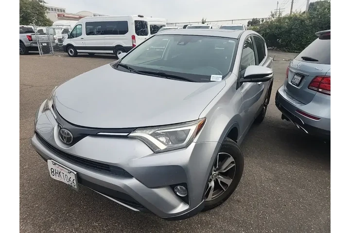 $18991 : Toyota RAV4 2018 XLE 4dr SUV image 2