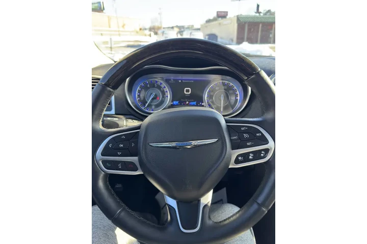 $14950 : 2017 300 C image 10