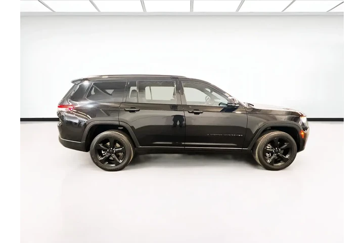 $28200 : Jeep Grand Cherokee L 2022 4 image 2