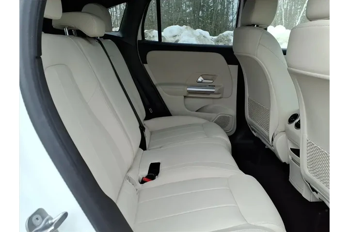 $39950 : Mercedes-Benz GLA 2025 AWD G image 7