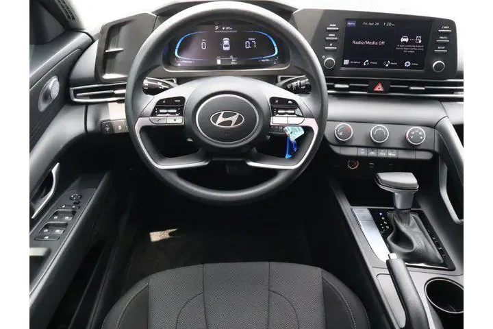 $22913 : Hyundai ELANTRA 2026 SE 4dr image 9