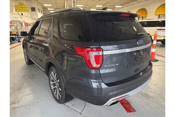 $18000 : Ford Explorer 2017 AWD Plati image 8