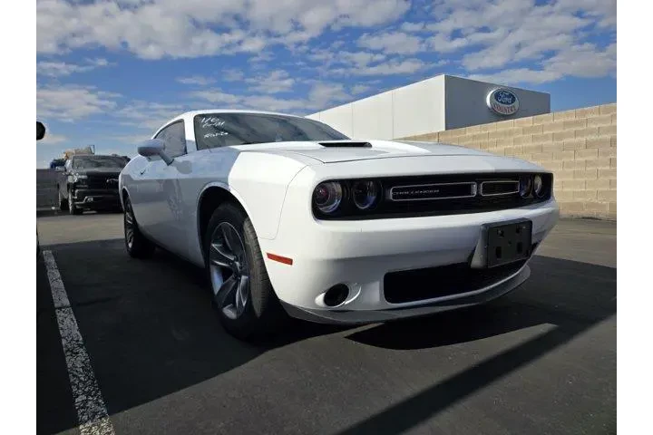 $16991 : Dodge Challenger 2019 SXT 2d image 1