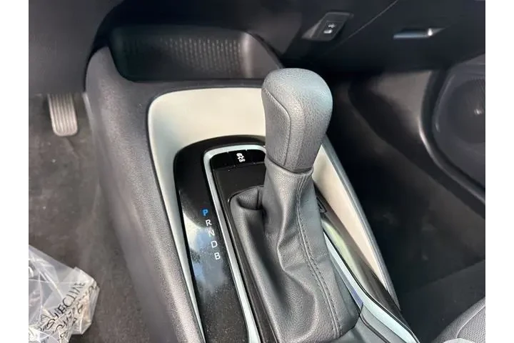 $19988 : Toyota Corolla 2025 LE 4dr S image 5